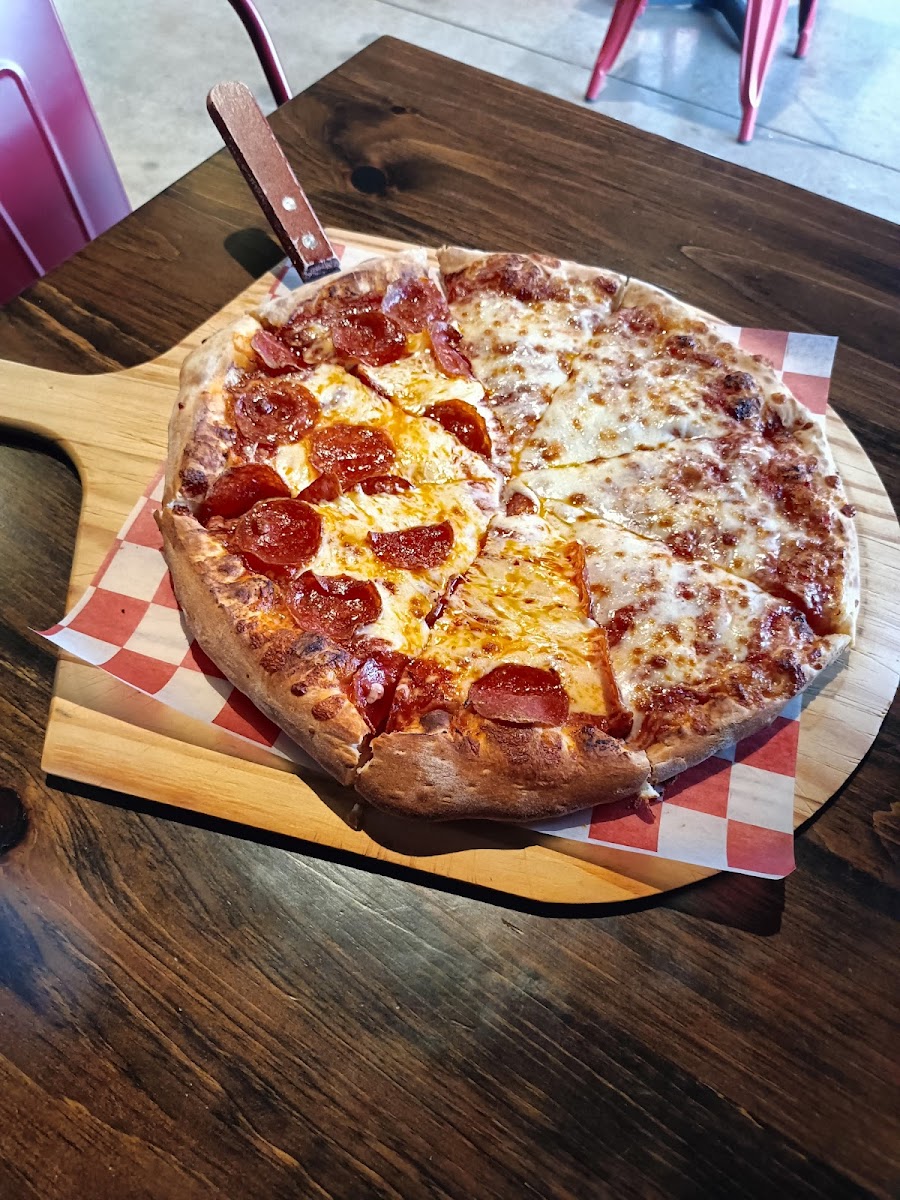 Rocket Pizza & Ice Cream-5